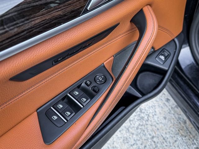 Used 2023 BMW 540i xDrive w/ M Sport Package image 43