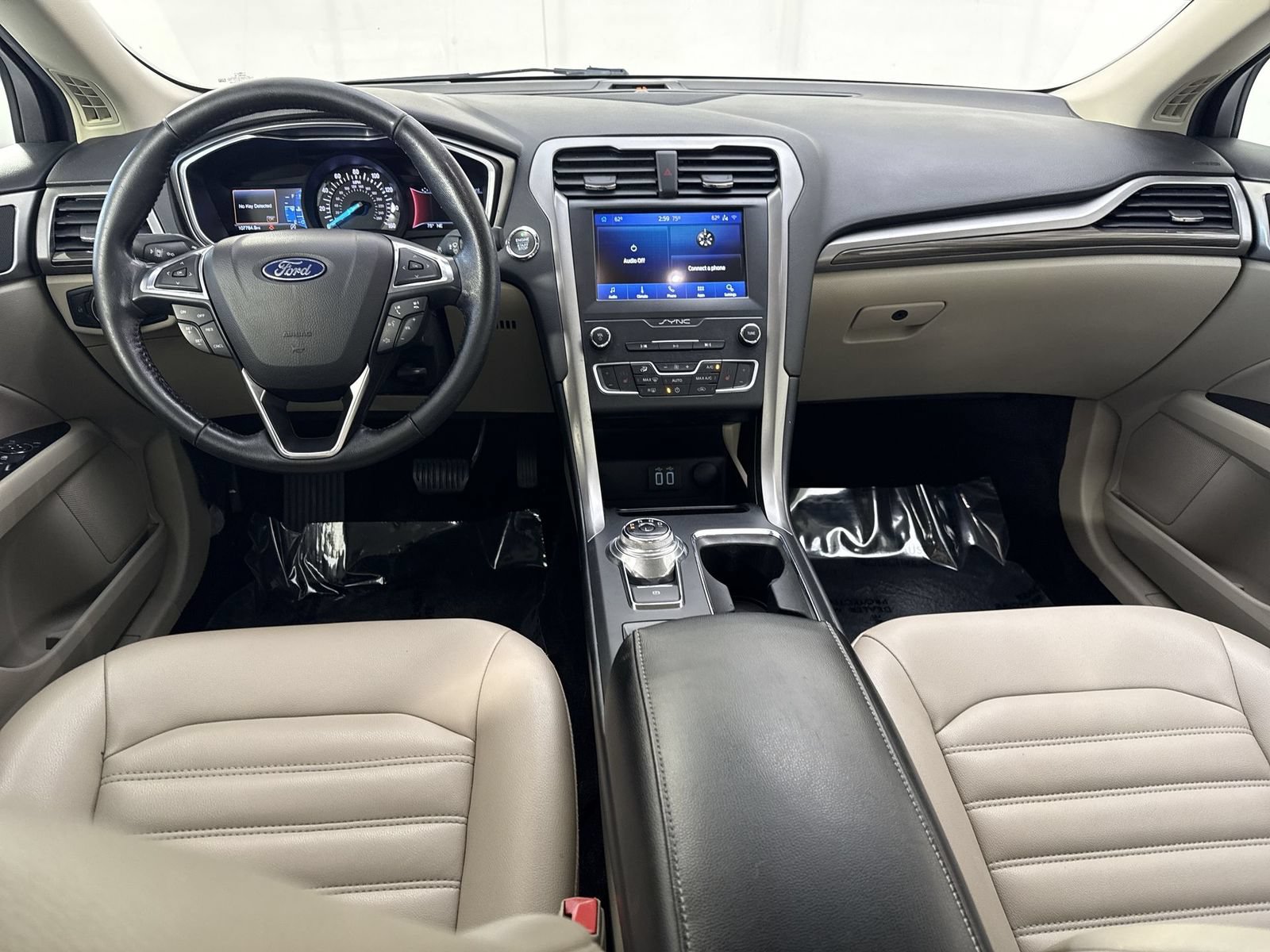 Used 2020 Ford Fusion SEL FWD image 22