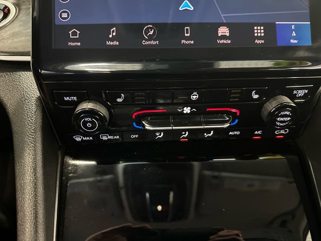 Used 2024 Jeep Grand Cherokee Limited AWD/4WD image 19