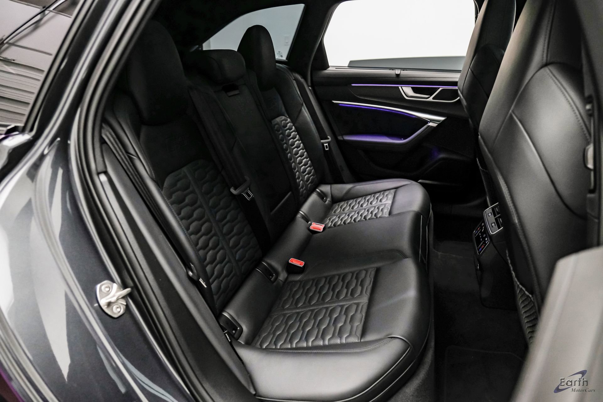 Used 2023 Audi RS 6 w/ Black Optic Package image 86