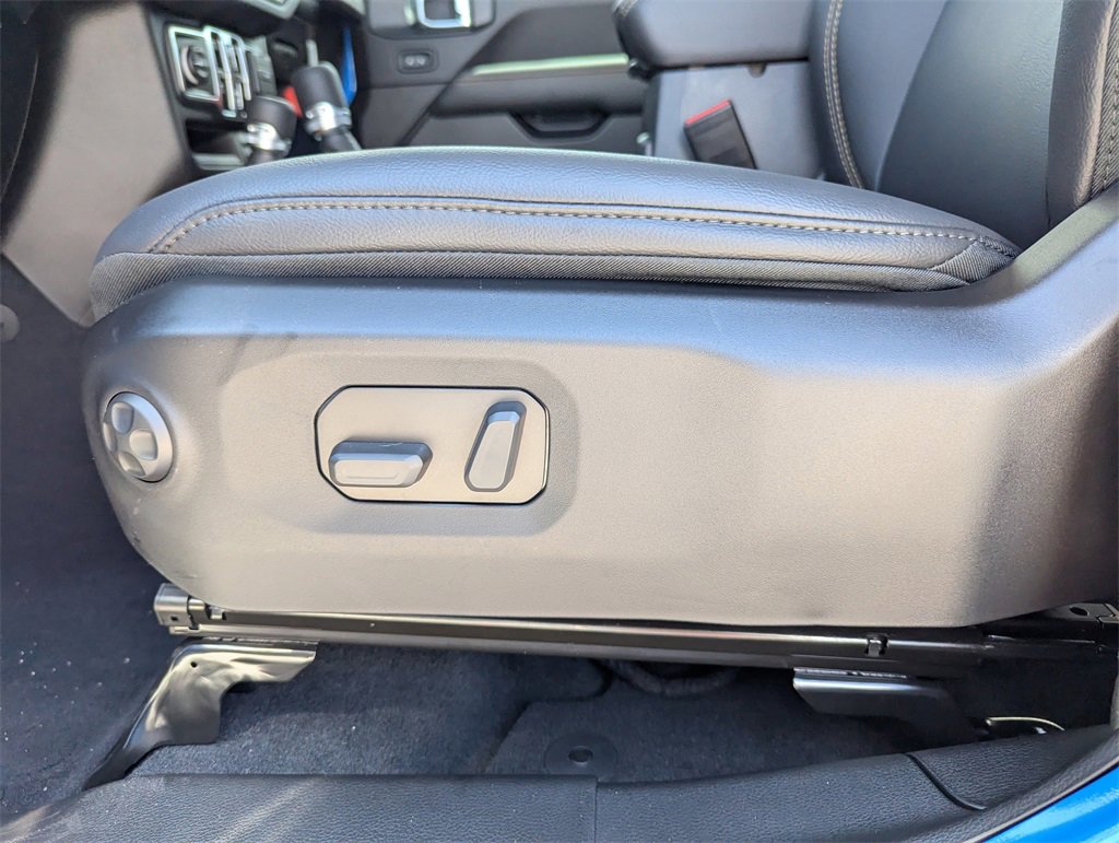 New 2025 Jeep Gladiator Sport image 13