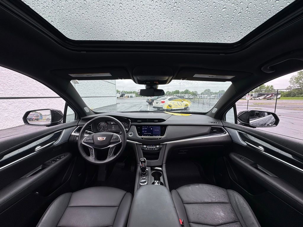 Used 2024 Cadillac XT5 Premium Luxury w/ LPO, Floor Liner Package AWD/4WD image 3