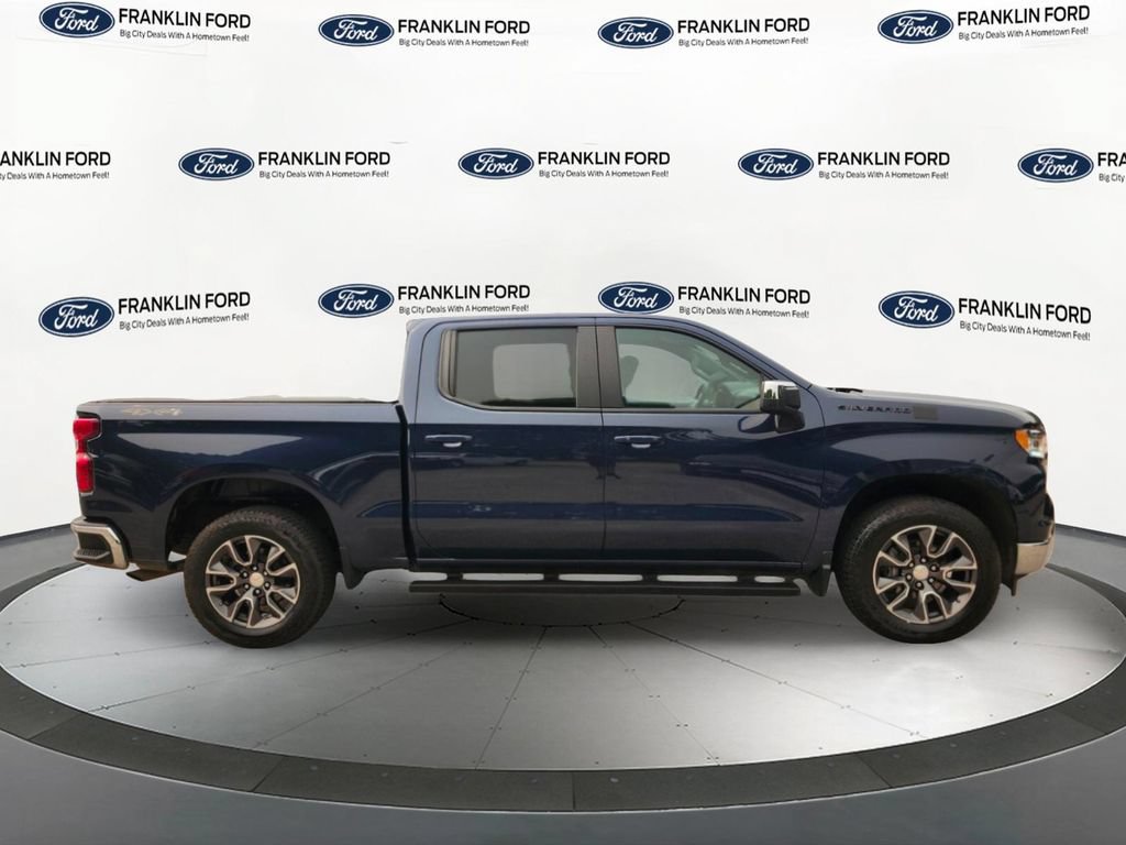 Used 2022 Chevrolet Silverado 1500 LT AWD/4WD image 6
