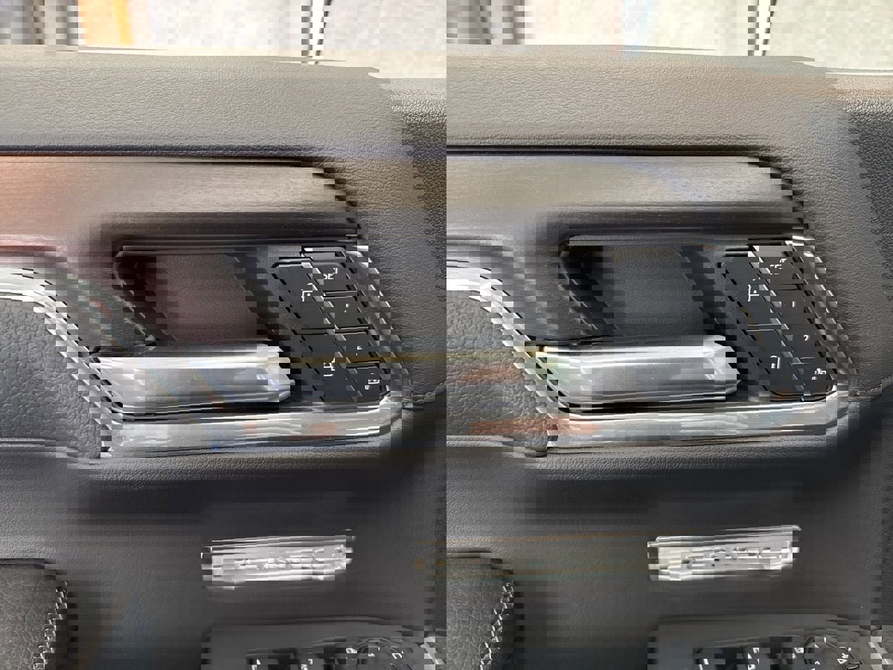 Used 2024 GMC Sierra 1500 Denali w/ Denali Reserve Package image 34