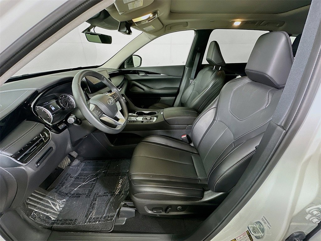 Used 2025 INFINITI QX60 Pure image 16