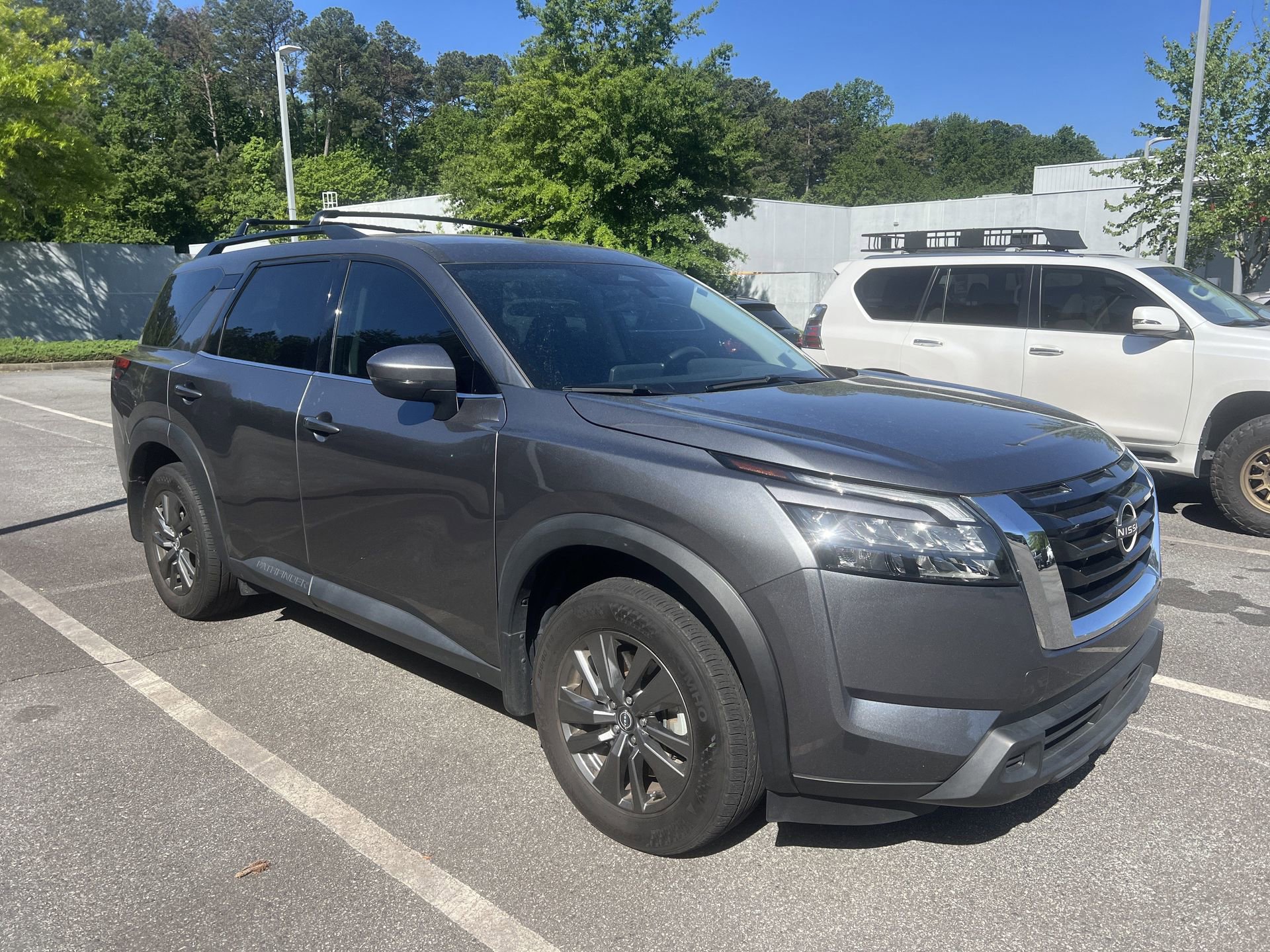 Certified 2024 Nissan Pathfinder SV image 4