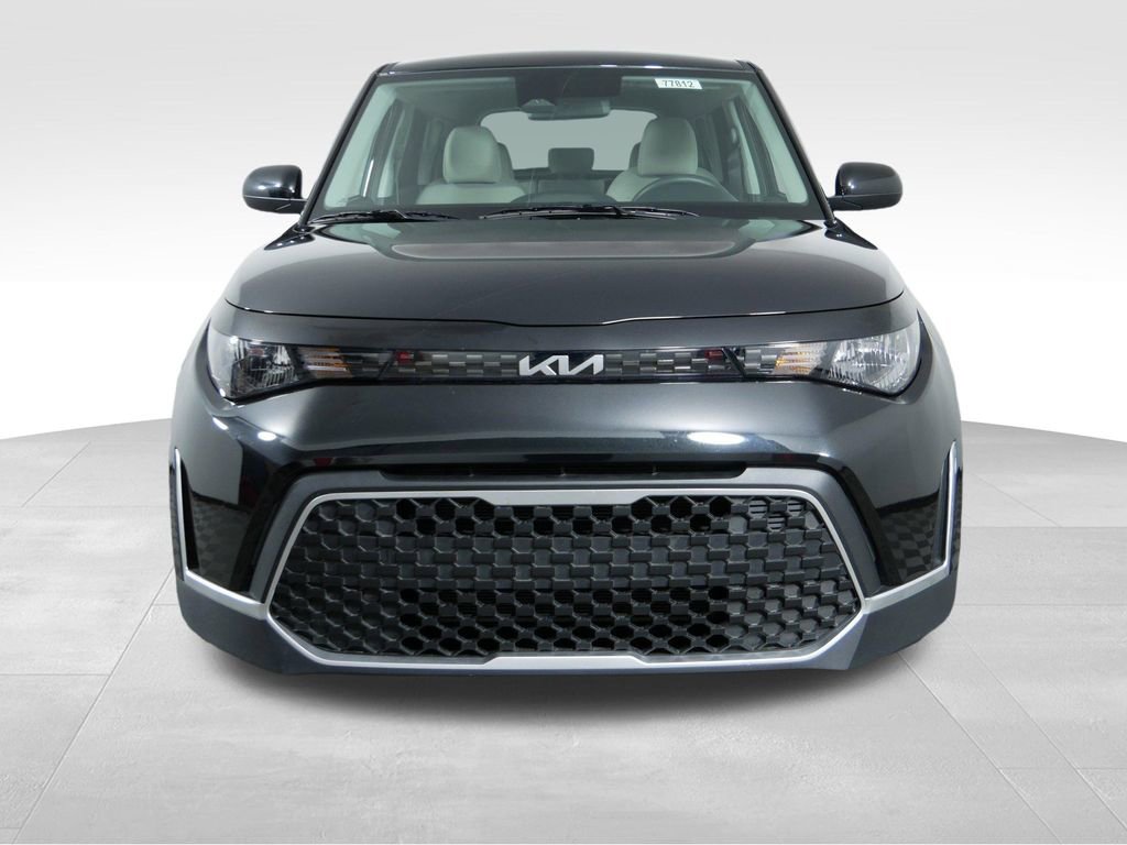 Used 2025 Kia Soul LX video 3