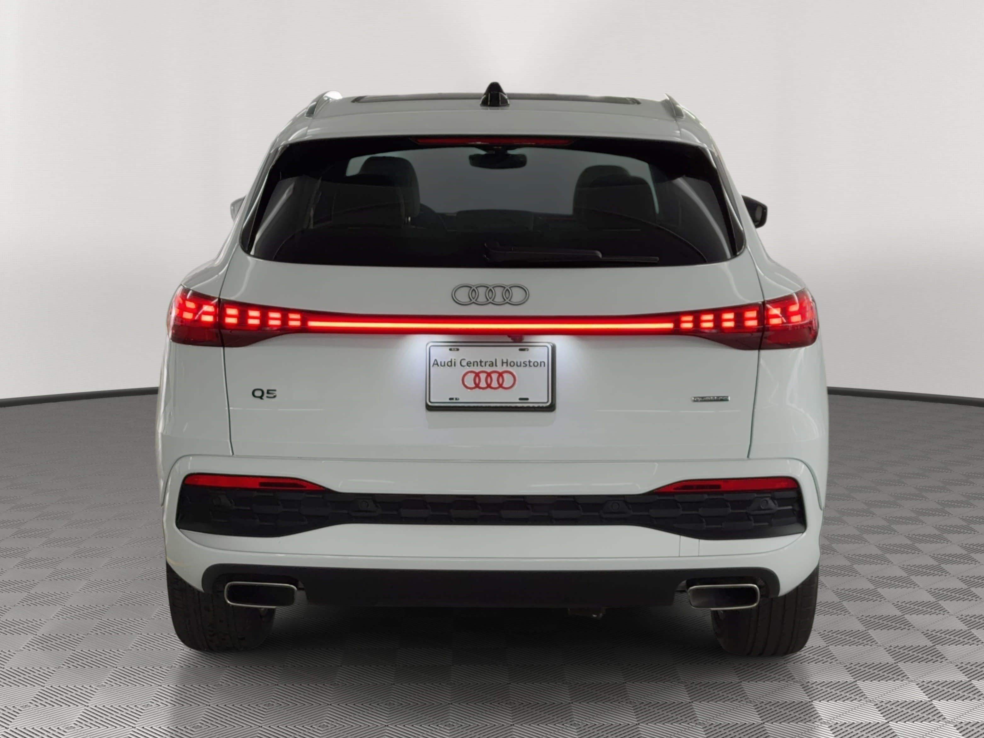 Used 2025 Audi Q5 Premium Plus w/ Premium Plus image 10