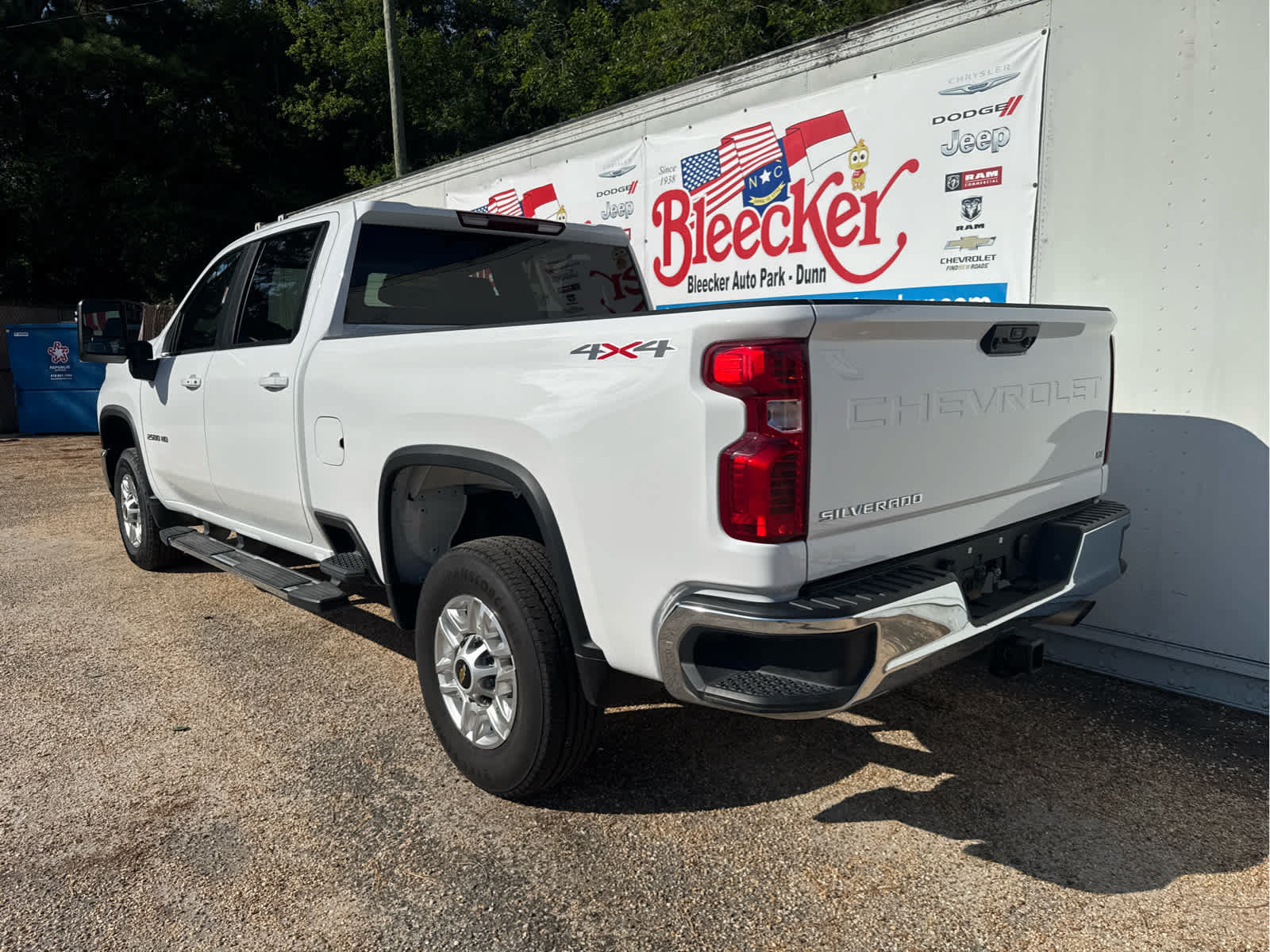 Used 2025 Chevrolet Silverado 2500 LT w/ Convenience Package AWD/4WD image 8