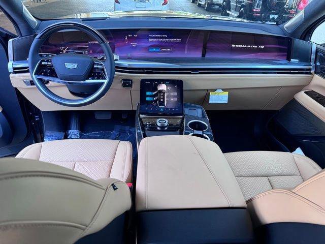 New 2025 Cadillac Escalade IQ Luxury 2 w/ LPO, Radiant Package image 14