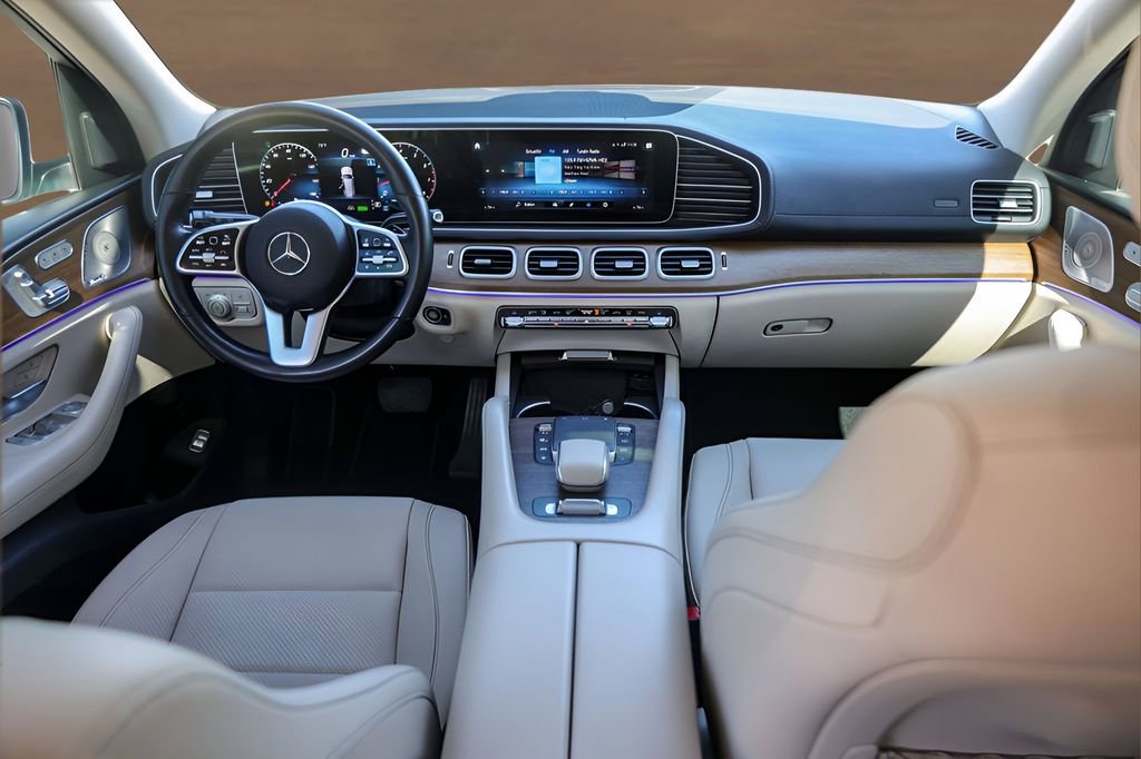 Used 2021 Mercedes-Benz GLS 450 4MATIC image 27