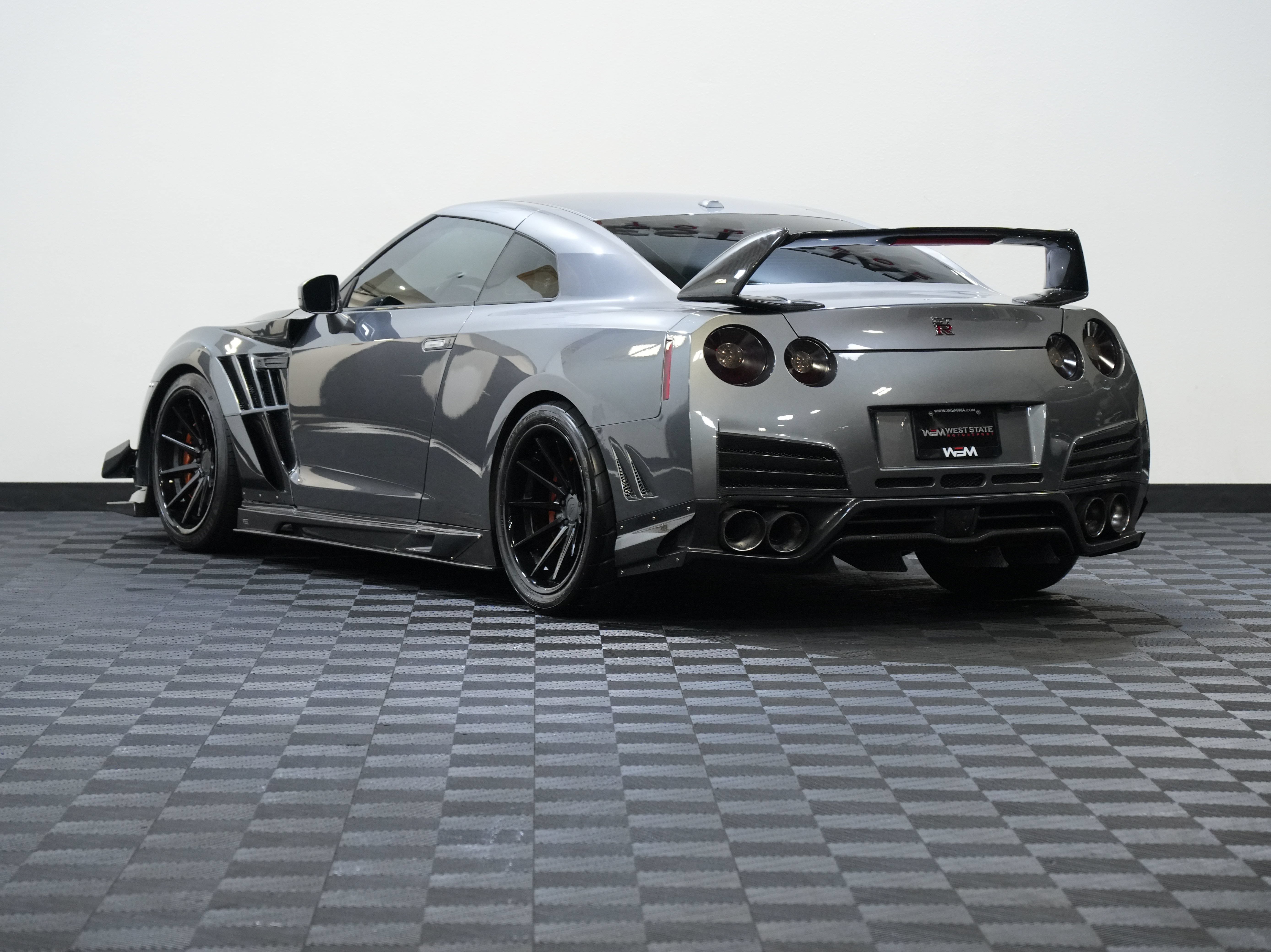 Used 2014 Nissan GT-R Premium AWD/4WD image 8