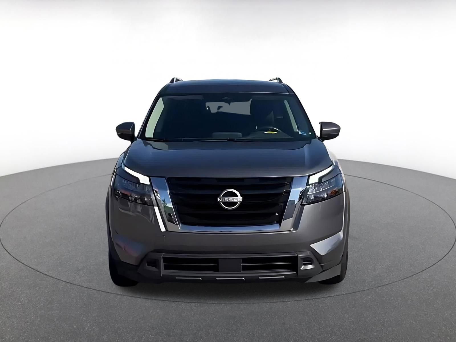 Used 2025 Nissan Pathfinder SV AWD/4WD image 4