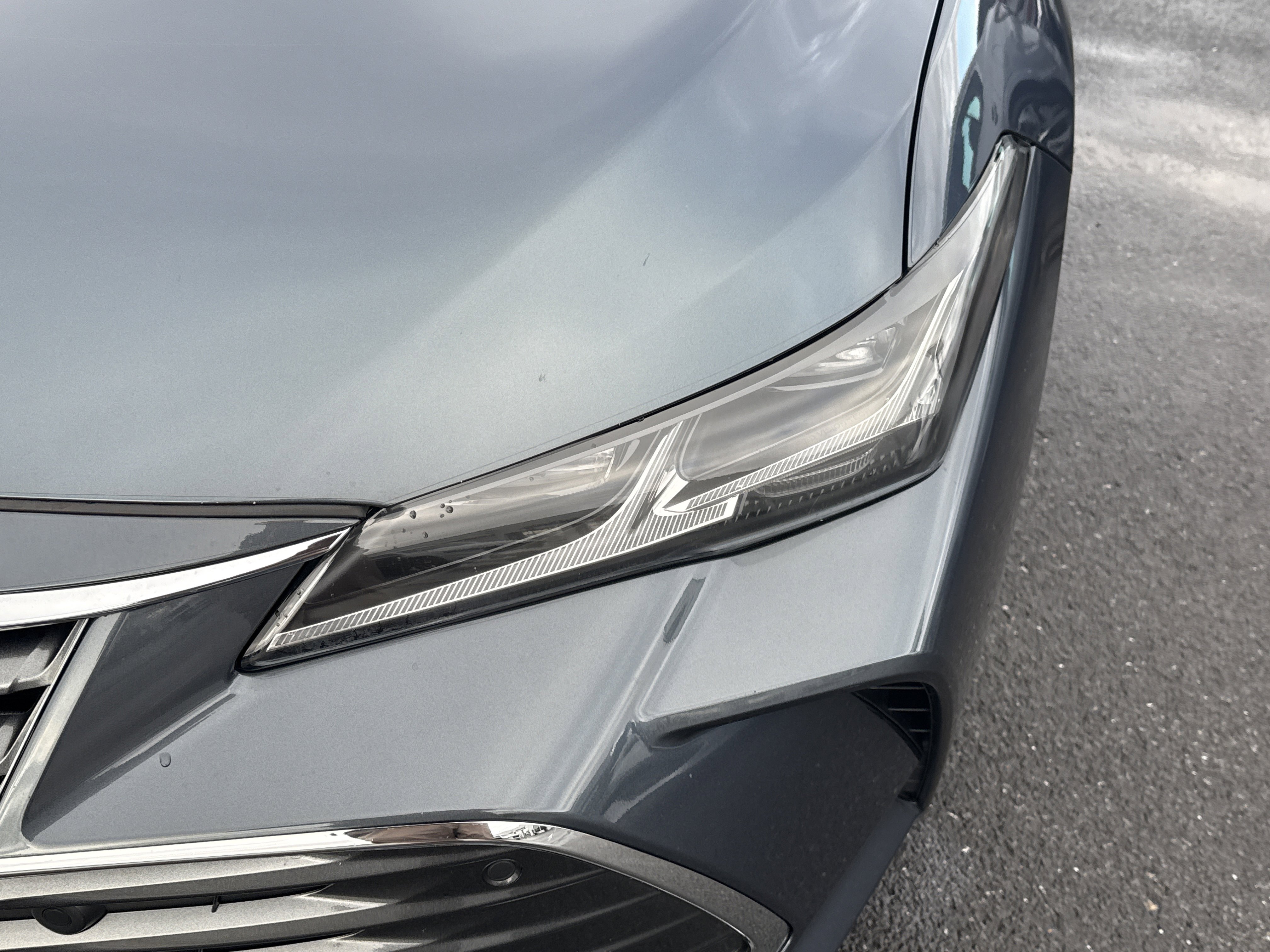 Used 2022 Toyota Avalon Limited image 9