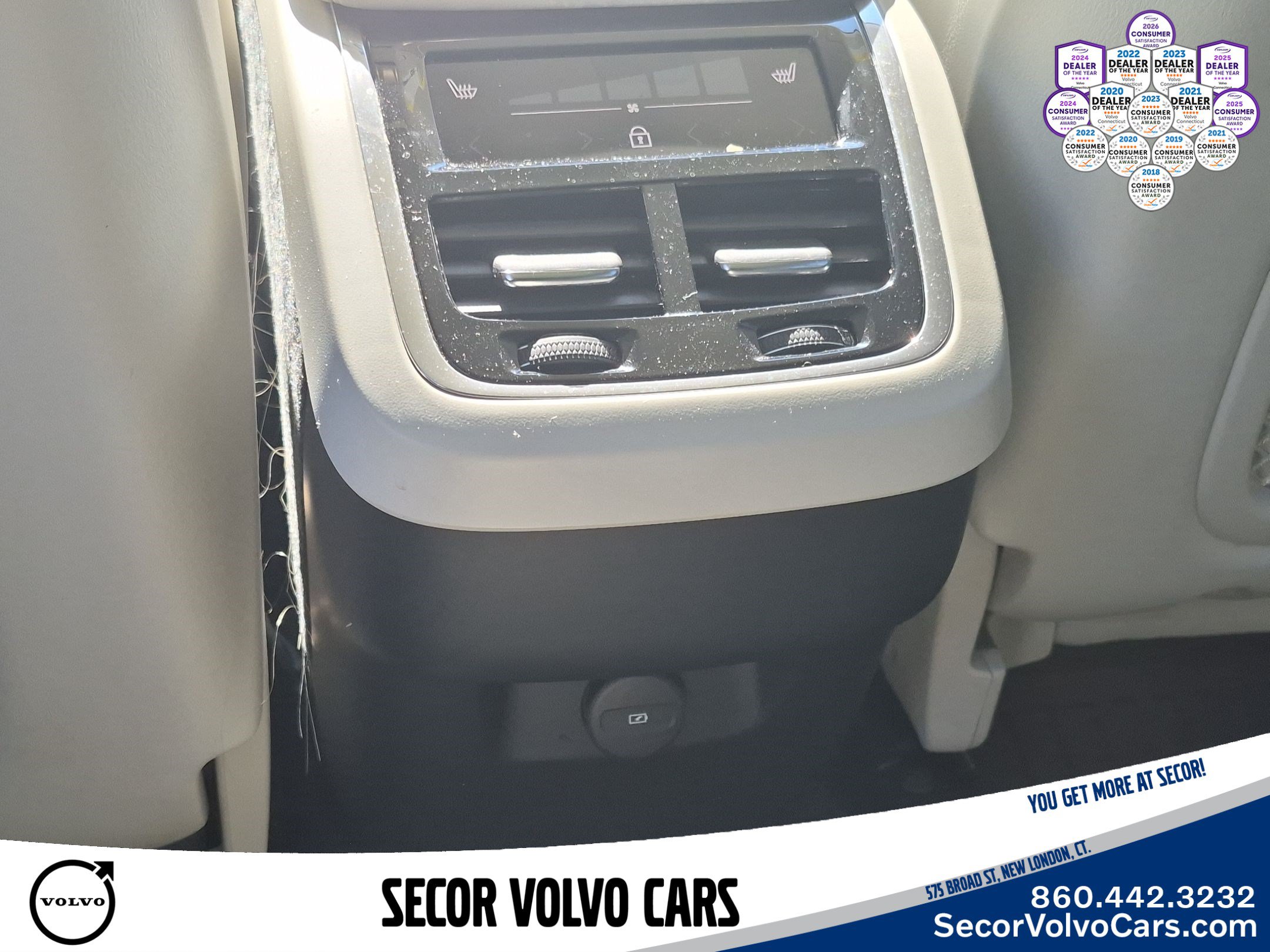 Used 2022 Volvo XC60 B5 Inscription w/ Advanced Package AWD/4WD image 18