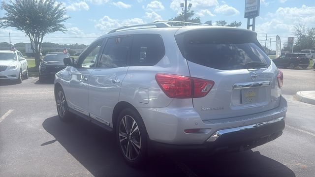 Used 2019 Nissan Pathfinder Platinum FWD image 5