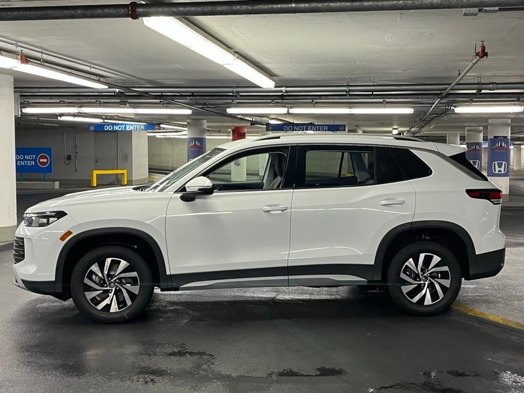 New 2025 Volkswagen Tiguan S image 32
