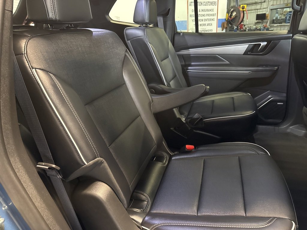 Used 2025 Buick Enclave Preferred image 31