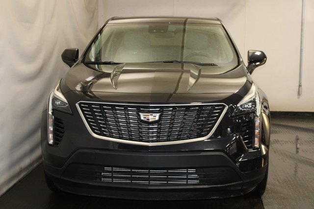 Certified 2022 Cadillac XT4 Luxury w/ Cold Weather Package image 3