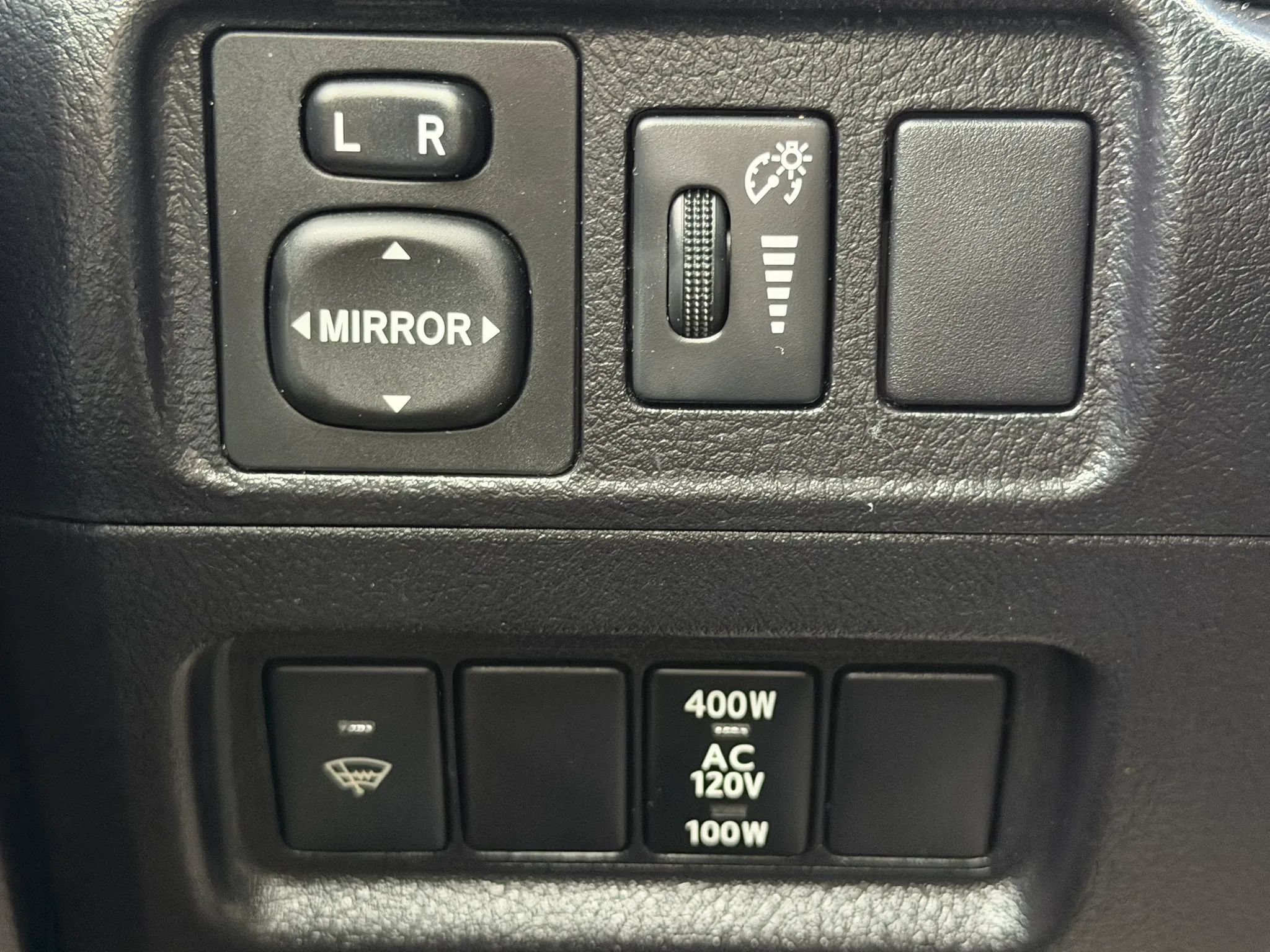 Used 2016 Toyota 4Runner SR5 AWD/4WD image 35