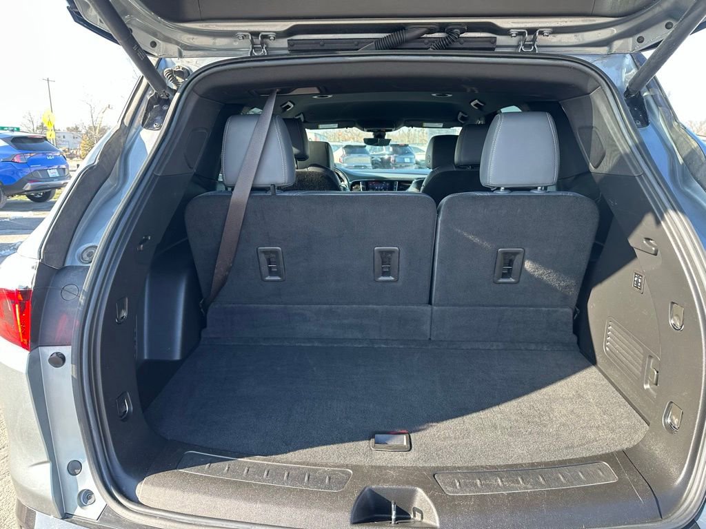 Used 2024 Buick Enclave Premium image 30