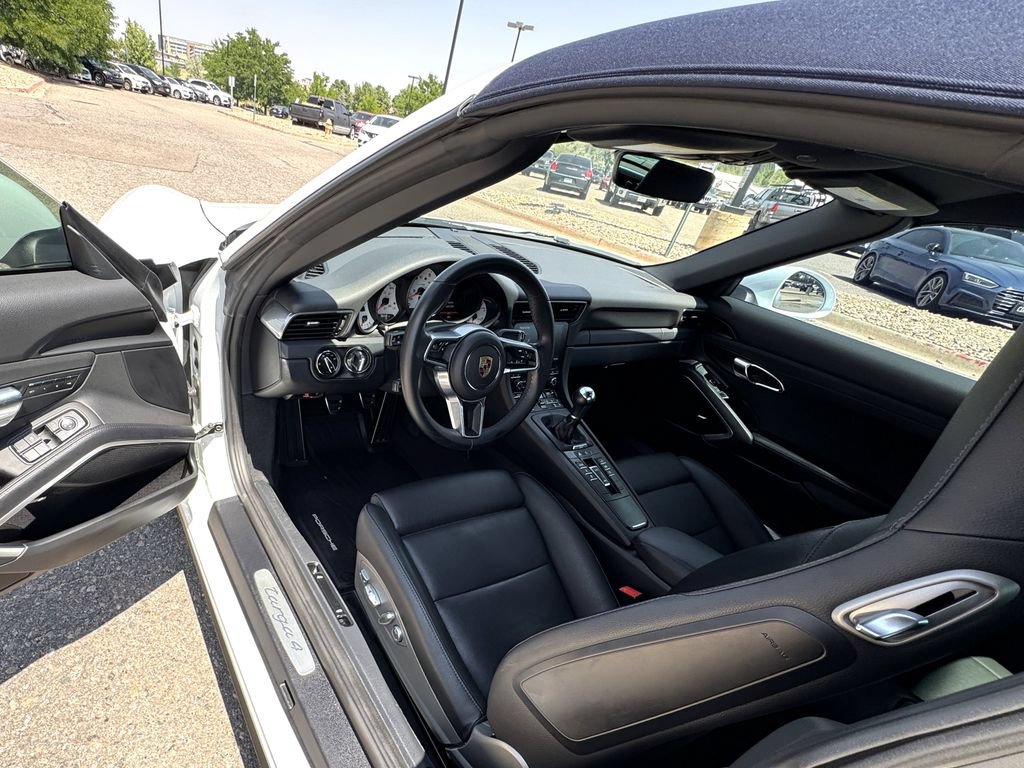 Used 2019 Porsche 911 Targa 4 AWD/4WD image 24