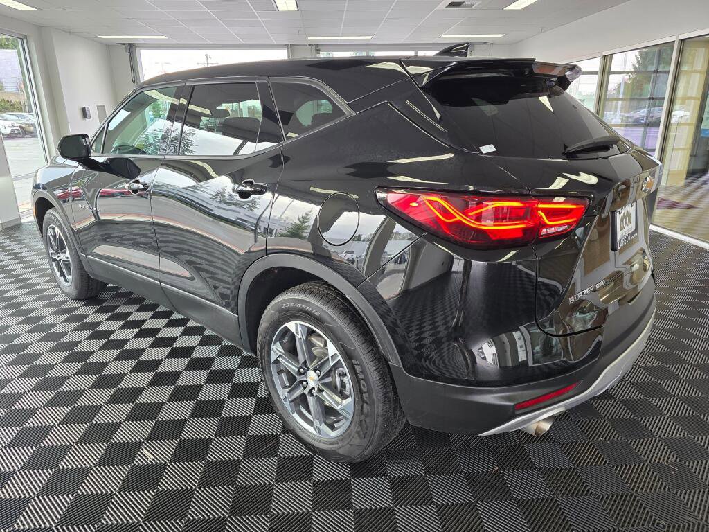 Used 2025 Chevrolet Blazer LT image 6