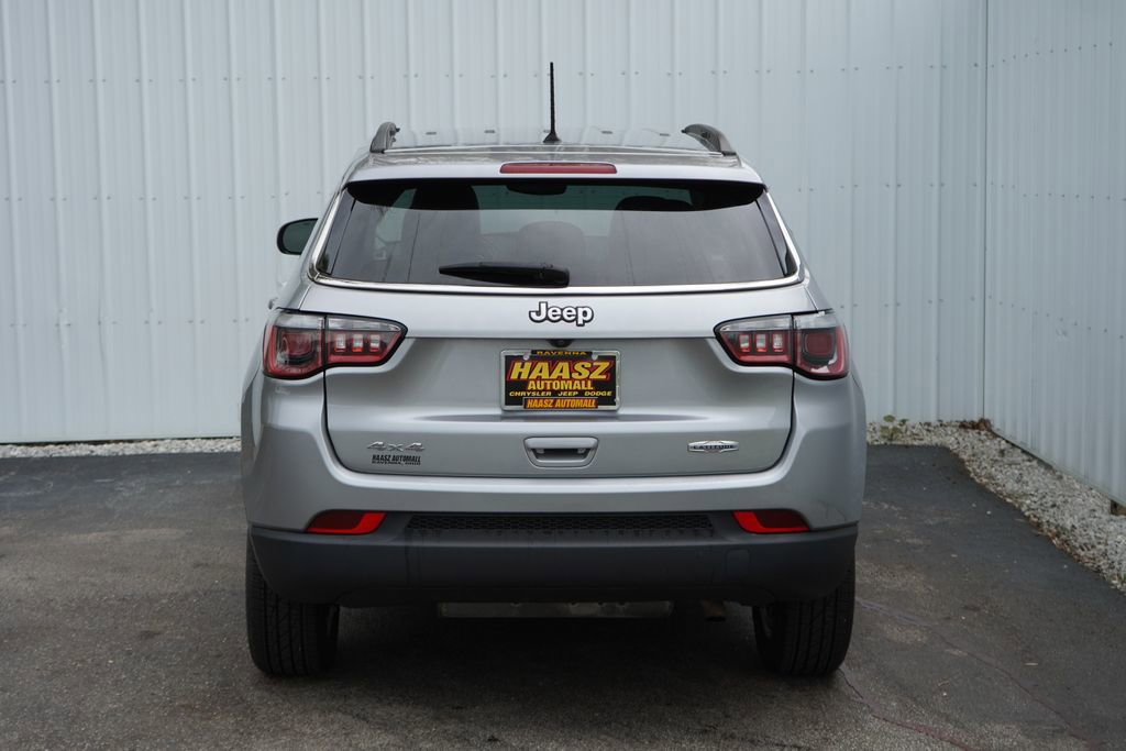 Used 2018 Jeep Compass Latitude w/ Cold Weather Group AWD/4WD image 5
