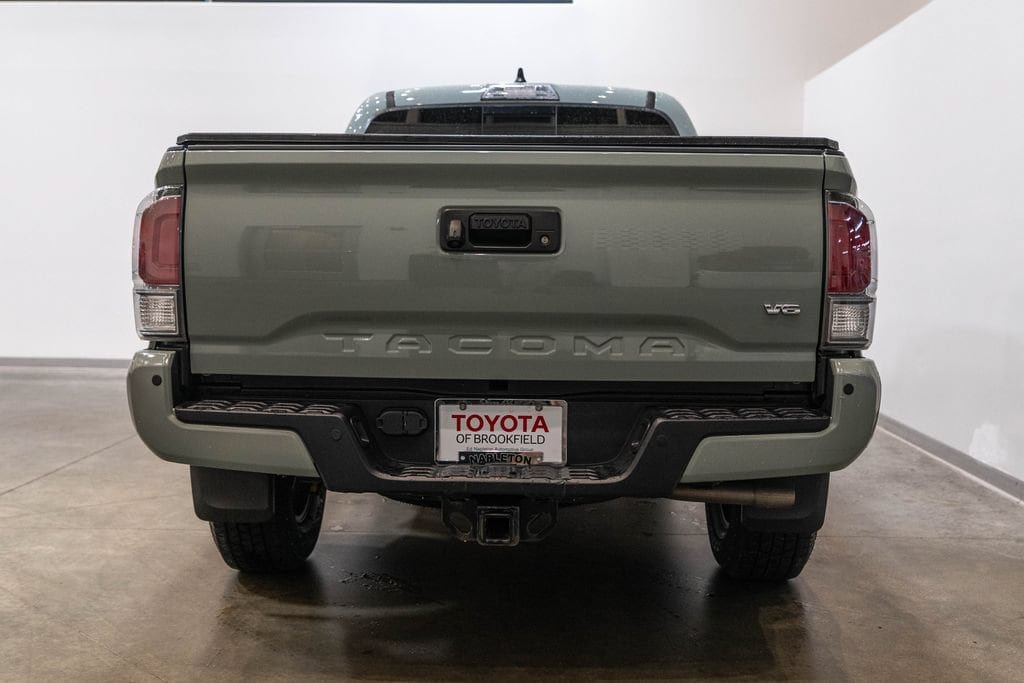 Certified 2023 Toyota Tacoma TRD Off-Road w/ TRD Premium Off Road Package AWD/4WD image 8