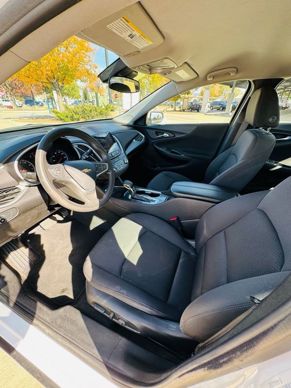 Used 2023 Chevrolet Malibu LT FWD image 9