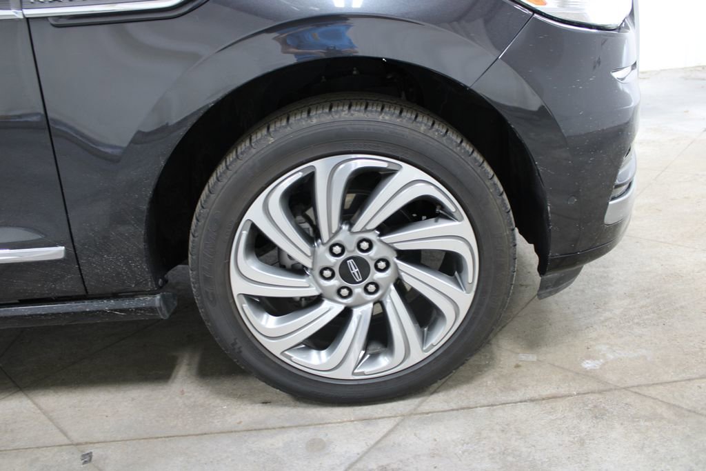 Used 2023 Lincoln Navigator Reserve image 41