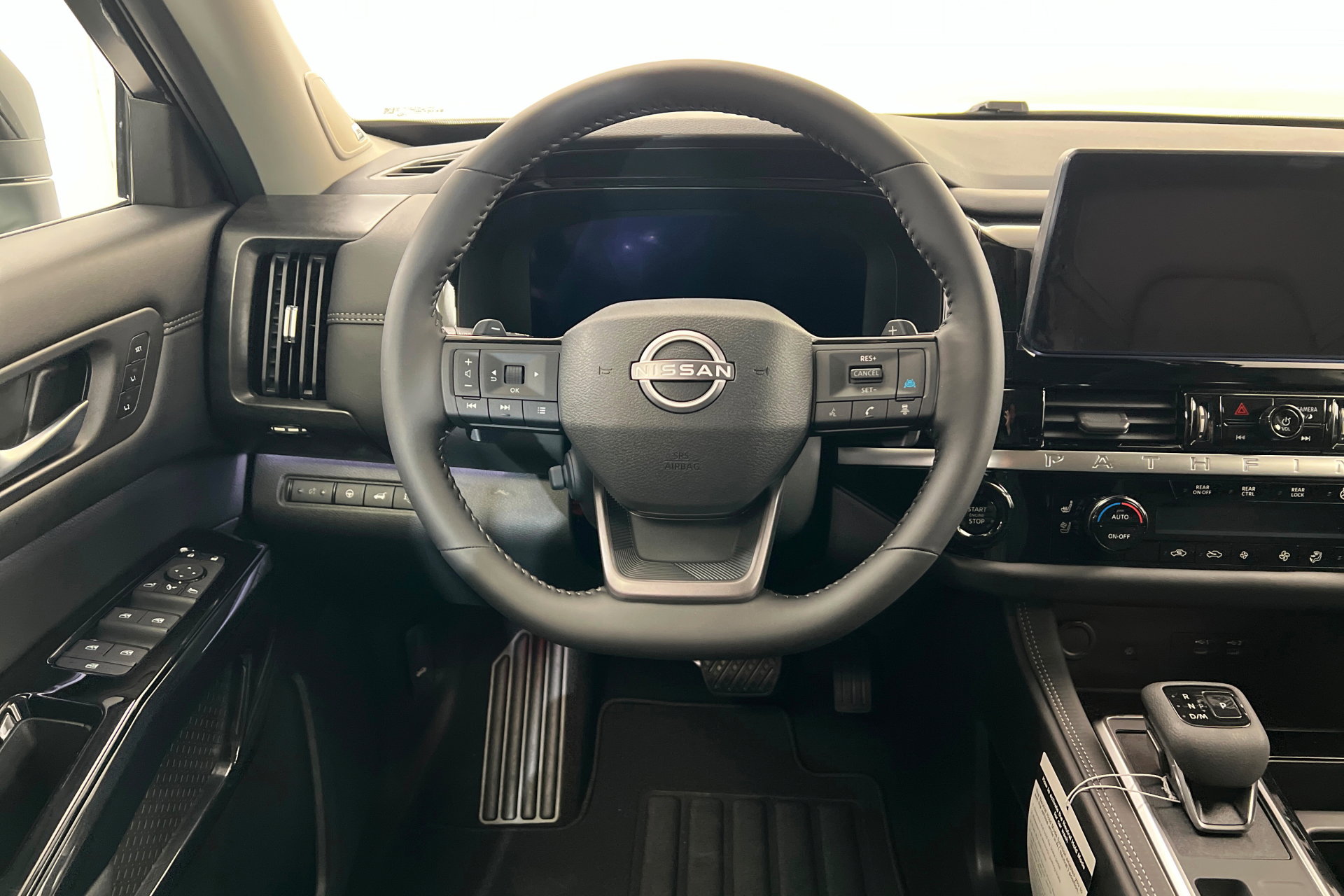 New 2026 Nissan Pathfinder Platinum image 12