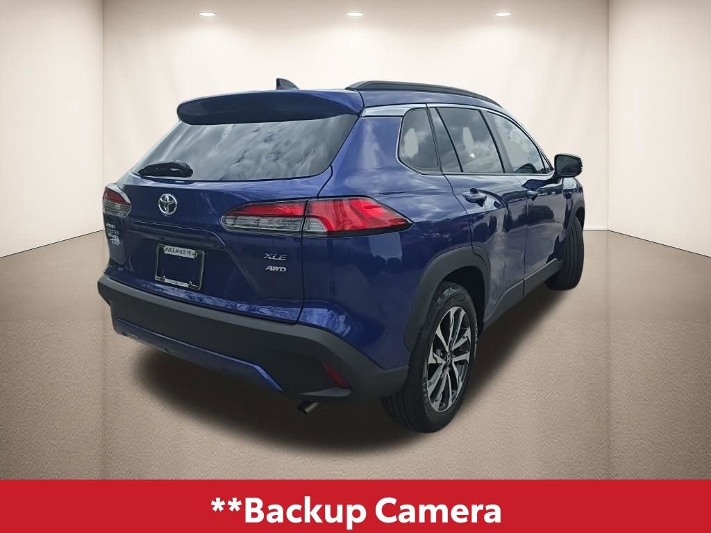 Used 2025 Toyota Corolla Cross XLE w/ Convenience Package image 4