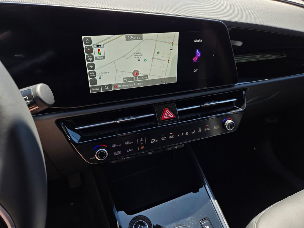 Certified 2024 Kia Niro Wind w/ Wind Preserve Package FWD image 28