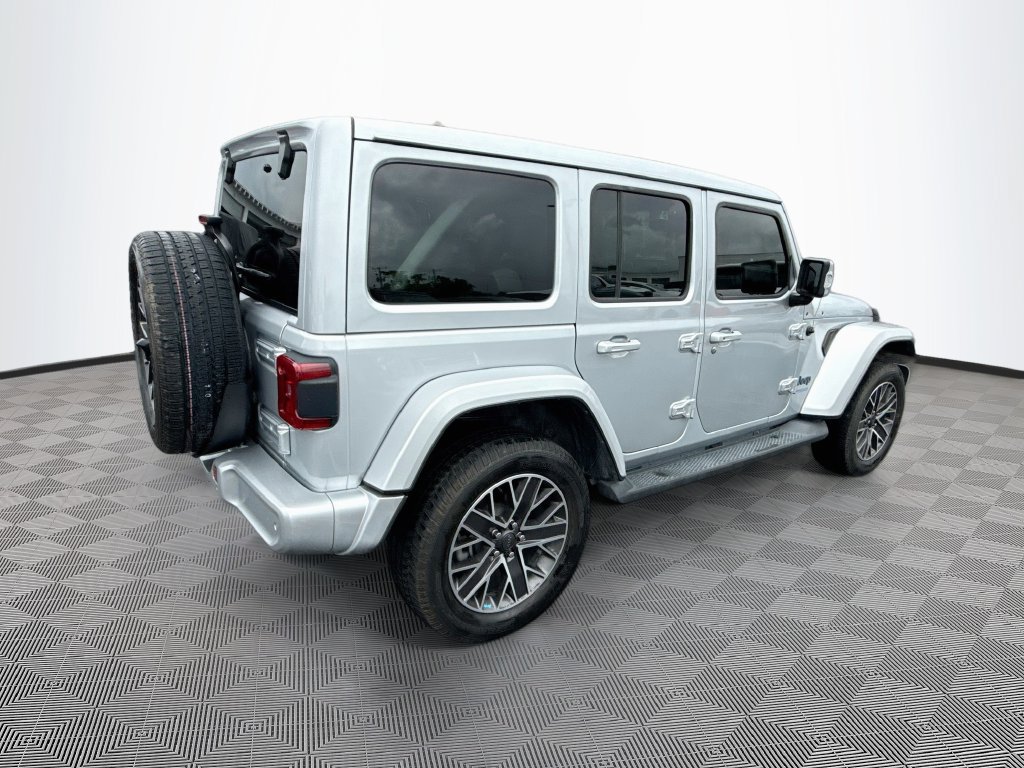 Certified 2022 Jeep Wrangler Unlimited Sahara AWD/4WD image 6
