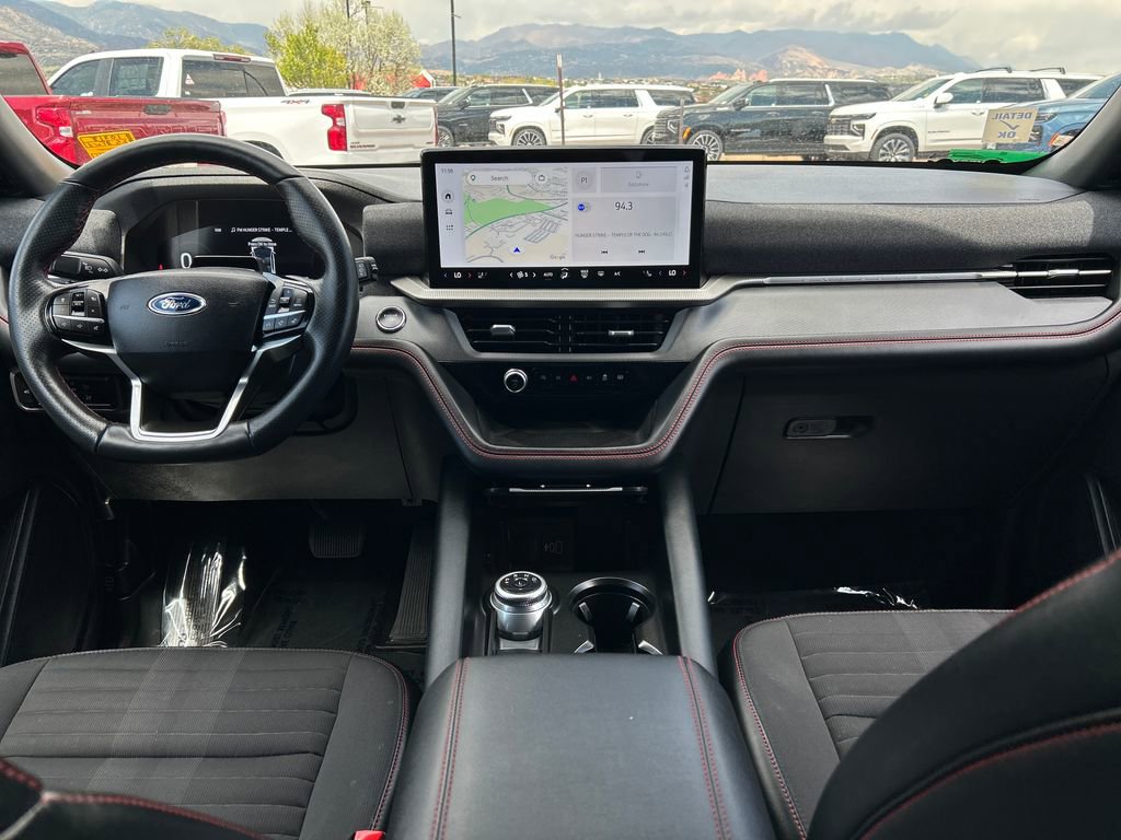 Used 2025 Ford Explorer ST-Line w/ ST-Line Street Pack AWD/4WD image 7