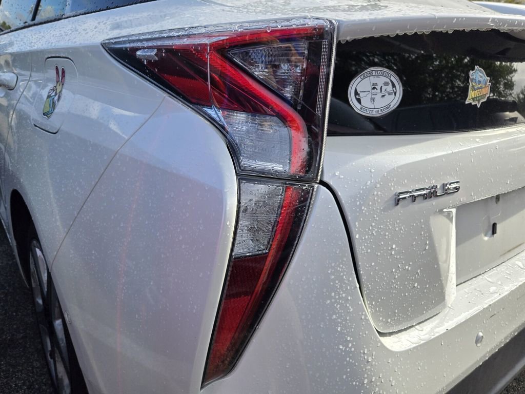 Used 2018 Toyota Prius Four Touring w/ Premium Convenience Package image 6