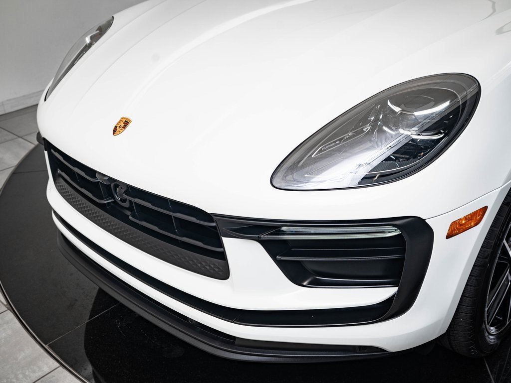 Certified 2024 Porsche Macan image 13
