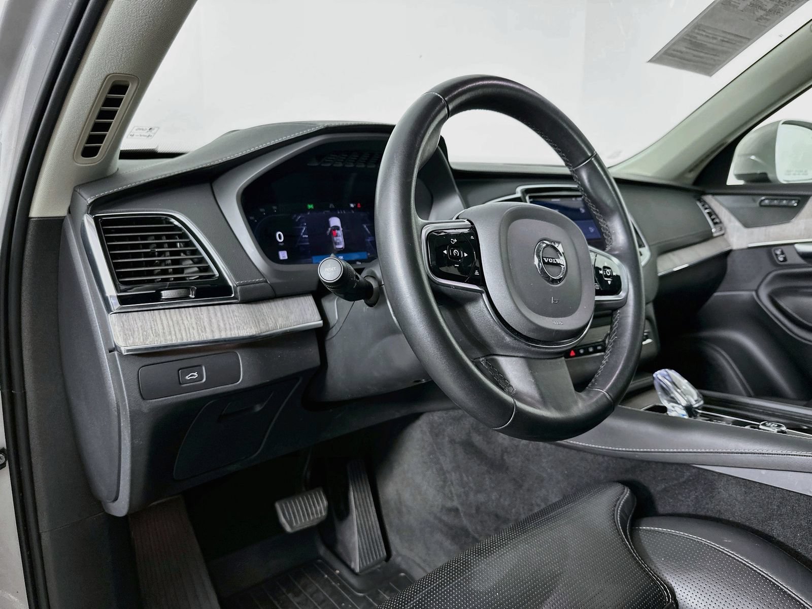 Used 2023 Volvo XC90 B6 Ultimate w/ Protection Package Premier AWD/4WD image 9