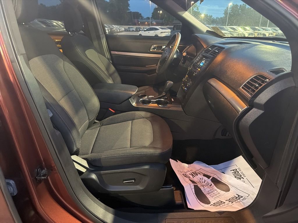 Used 2018 Ford Explorer XLT FWD image 13