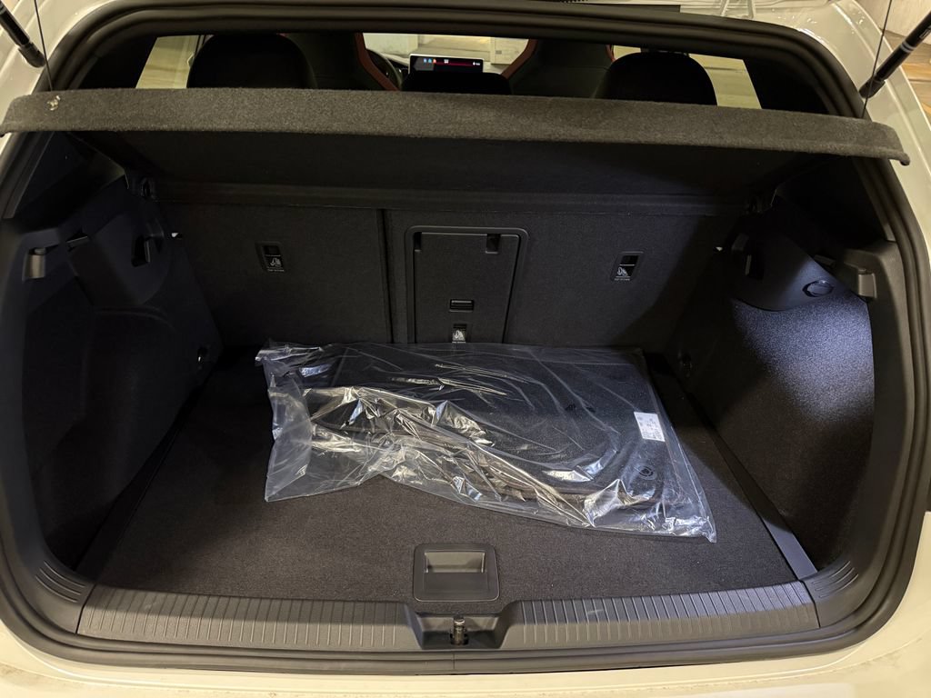 New 2026 Volkswagen GTI SE FWD image 27
