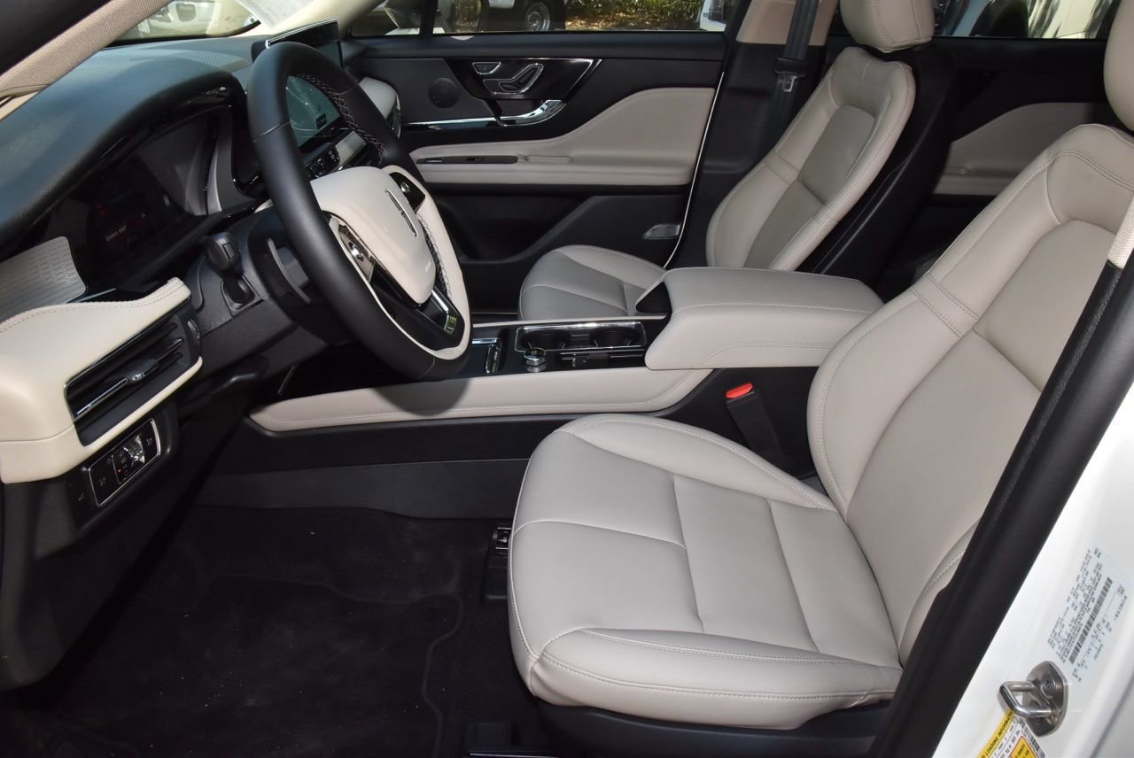 New 2026 Lincoln Corsair Premiere FWD image 13