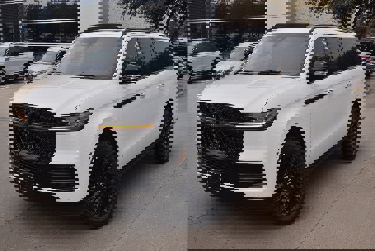 New 2025 Lincoln Navigator L Reserve w/ Jet Appearance Package image 19