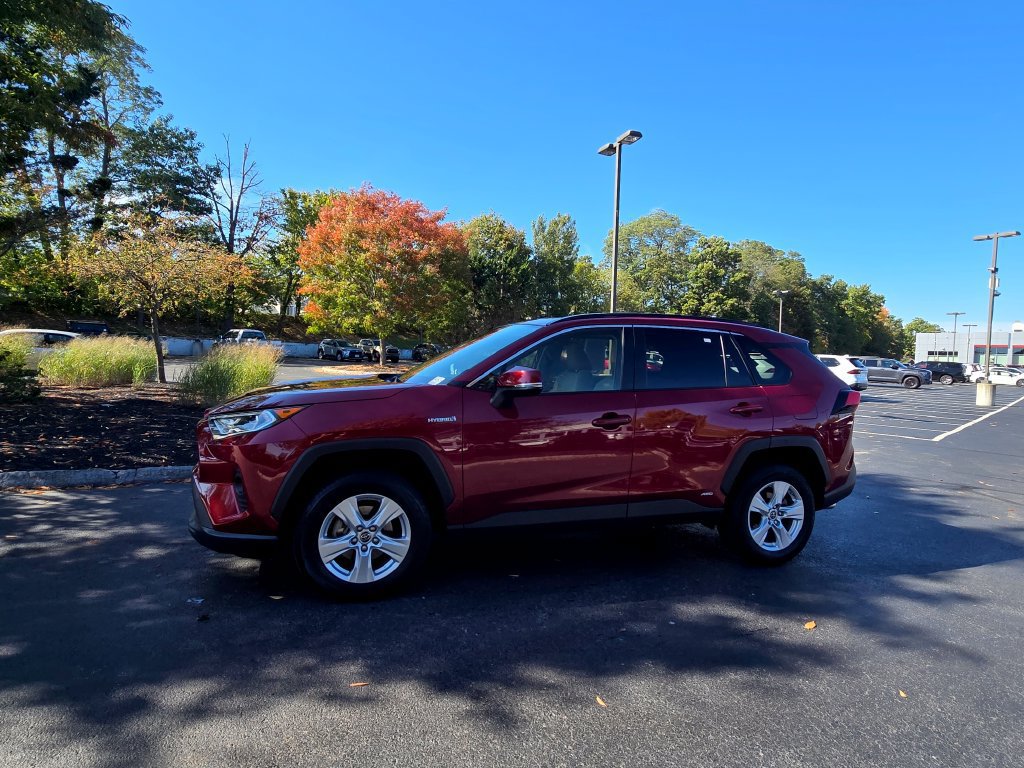 Certified 2019 Toyota RAV4 XLE w/ Convenience Package AWD/4WD image 3