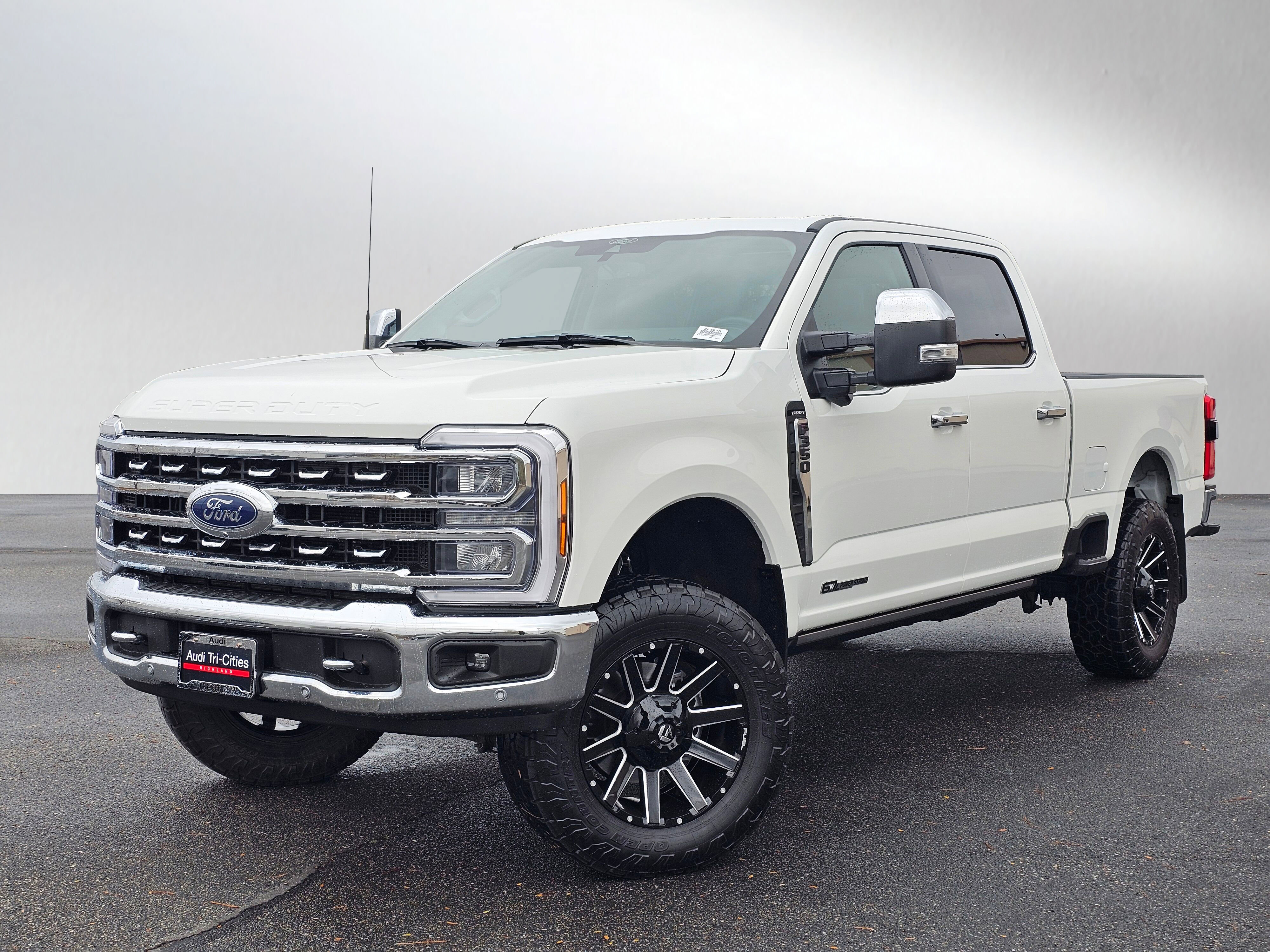 Used 2024 Ford F350 Lariat w/ Lariat Ultimate Package image 1