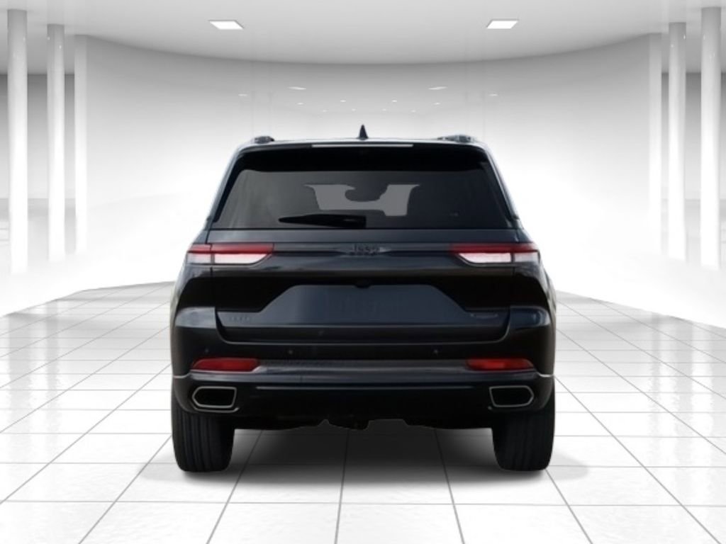 New 2025 Jeep Grand Cherokee Summit image 7