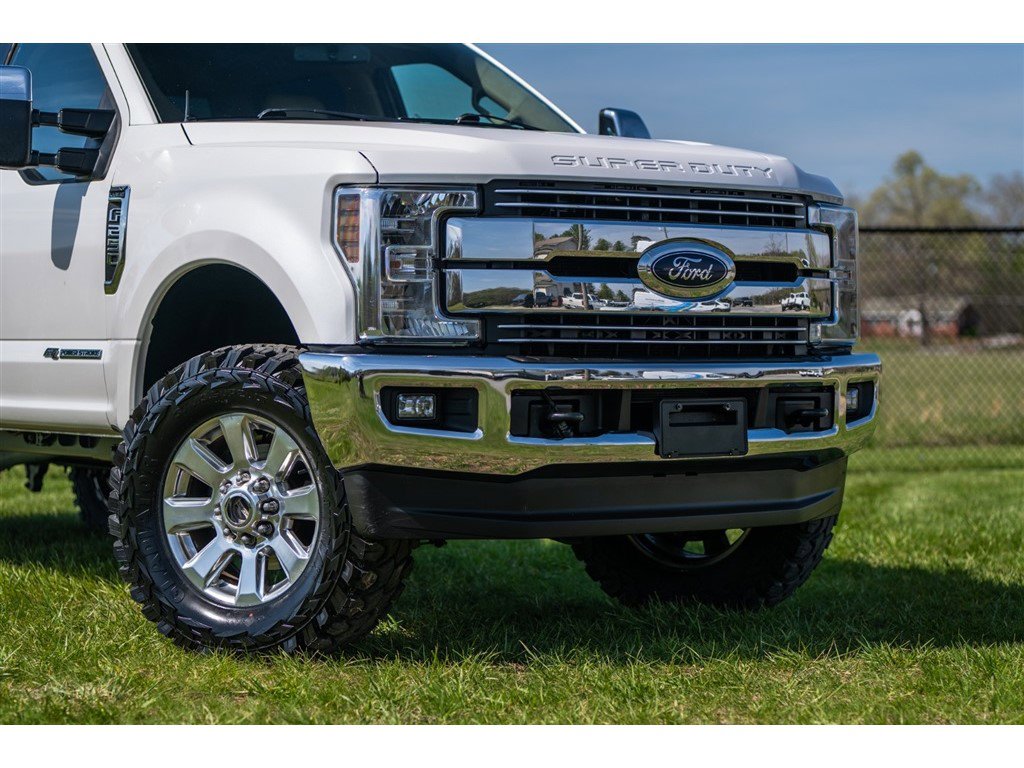 Used 2018 Ford F250 Lariat w/ Lariat Value Package AWD/4WD image 3
