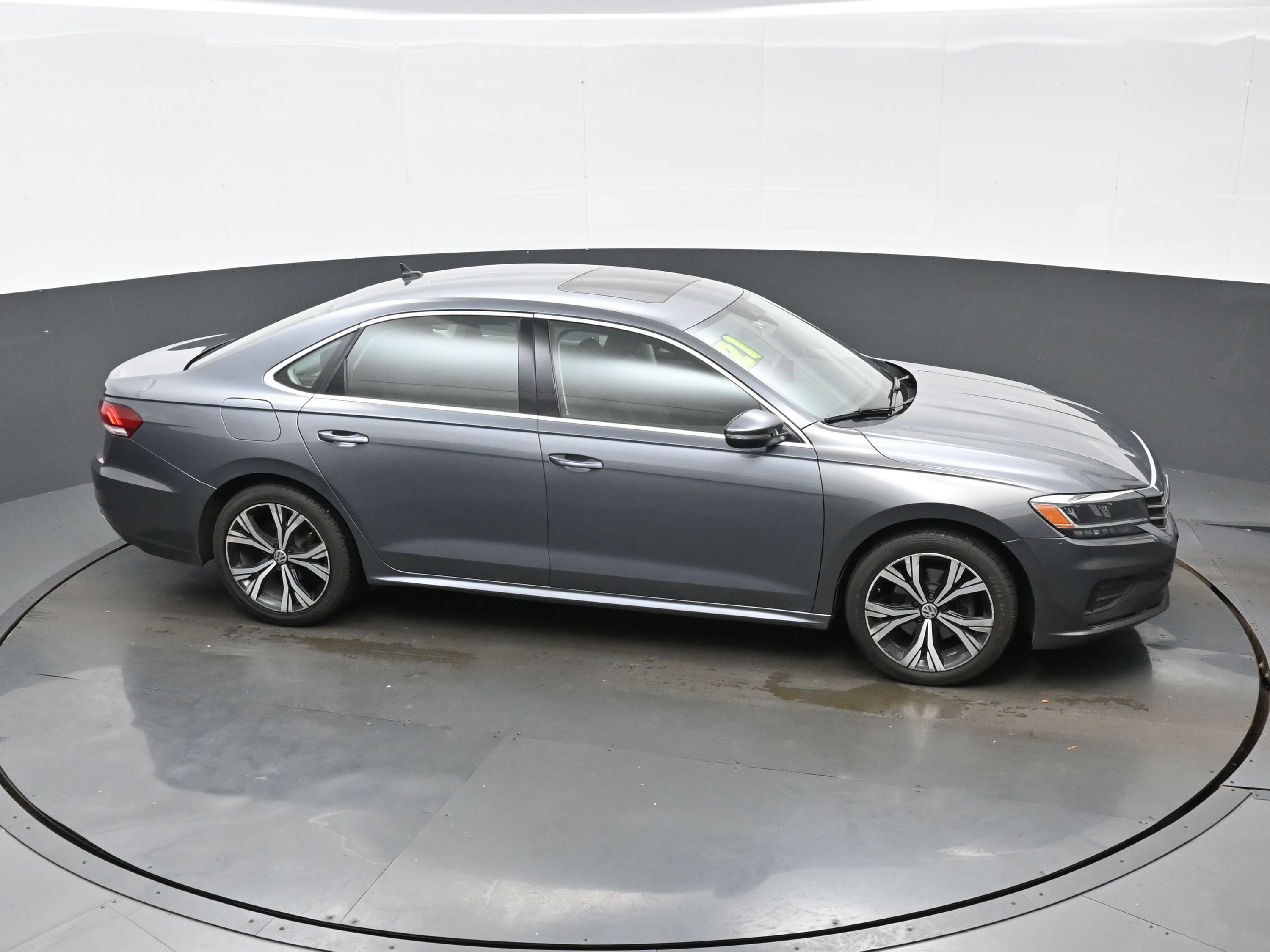 Used 2021 Volkswagen Passat 2.0T SE FWD image 35