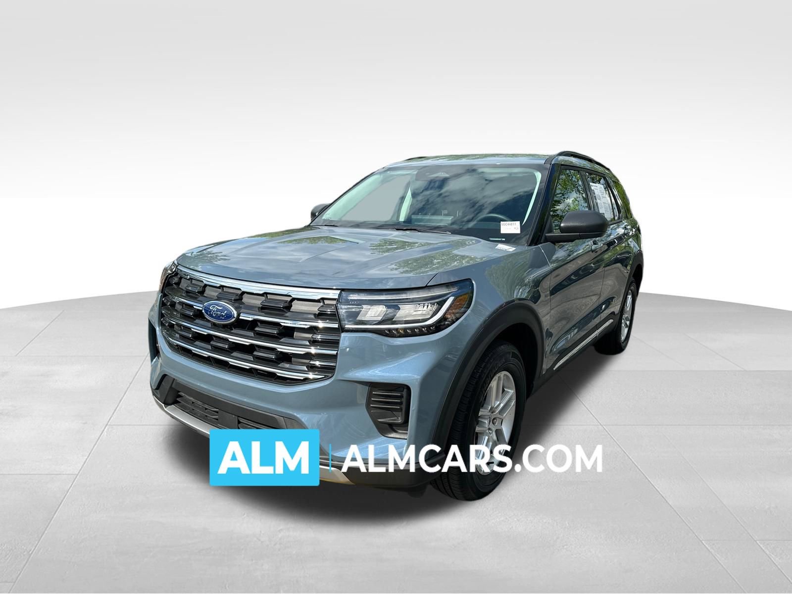 Used 2025 Ford Explorer Active AWD/4WD image 1