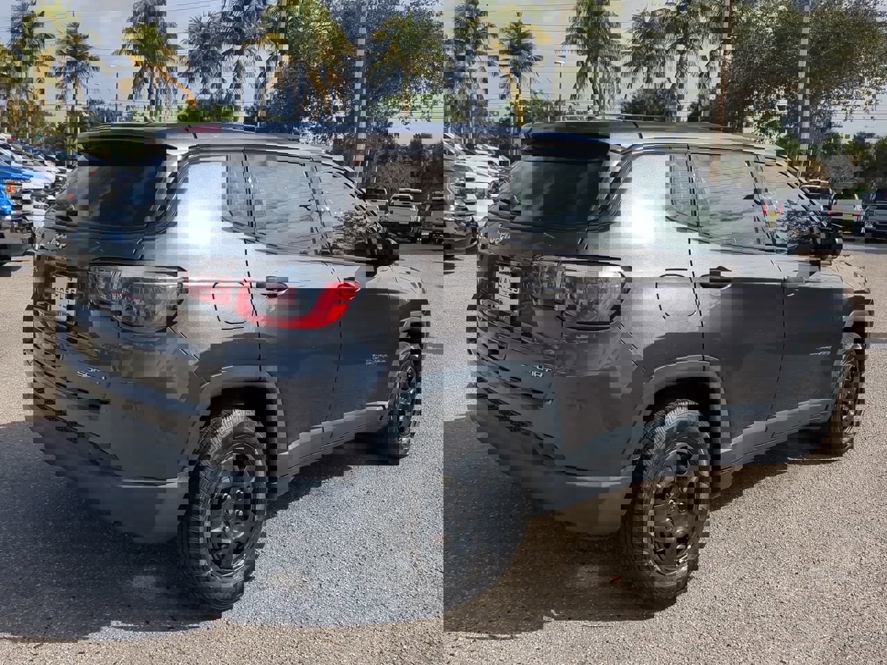 Used 2017 Jeep Compass Sport image 5